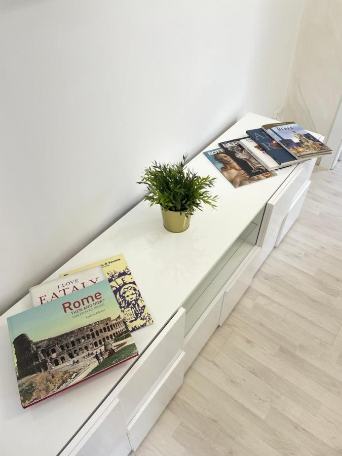 Nazionale 221 Mamila Suite Roma Esterno foto